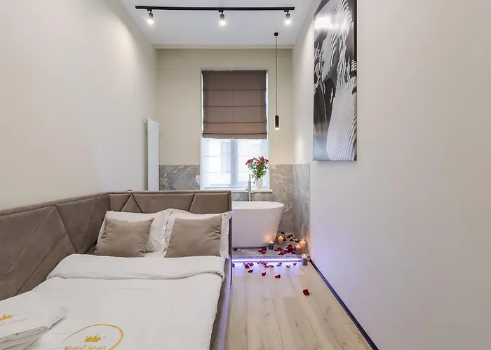 Royal Apart With Bathtub On Rappaporta 15