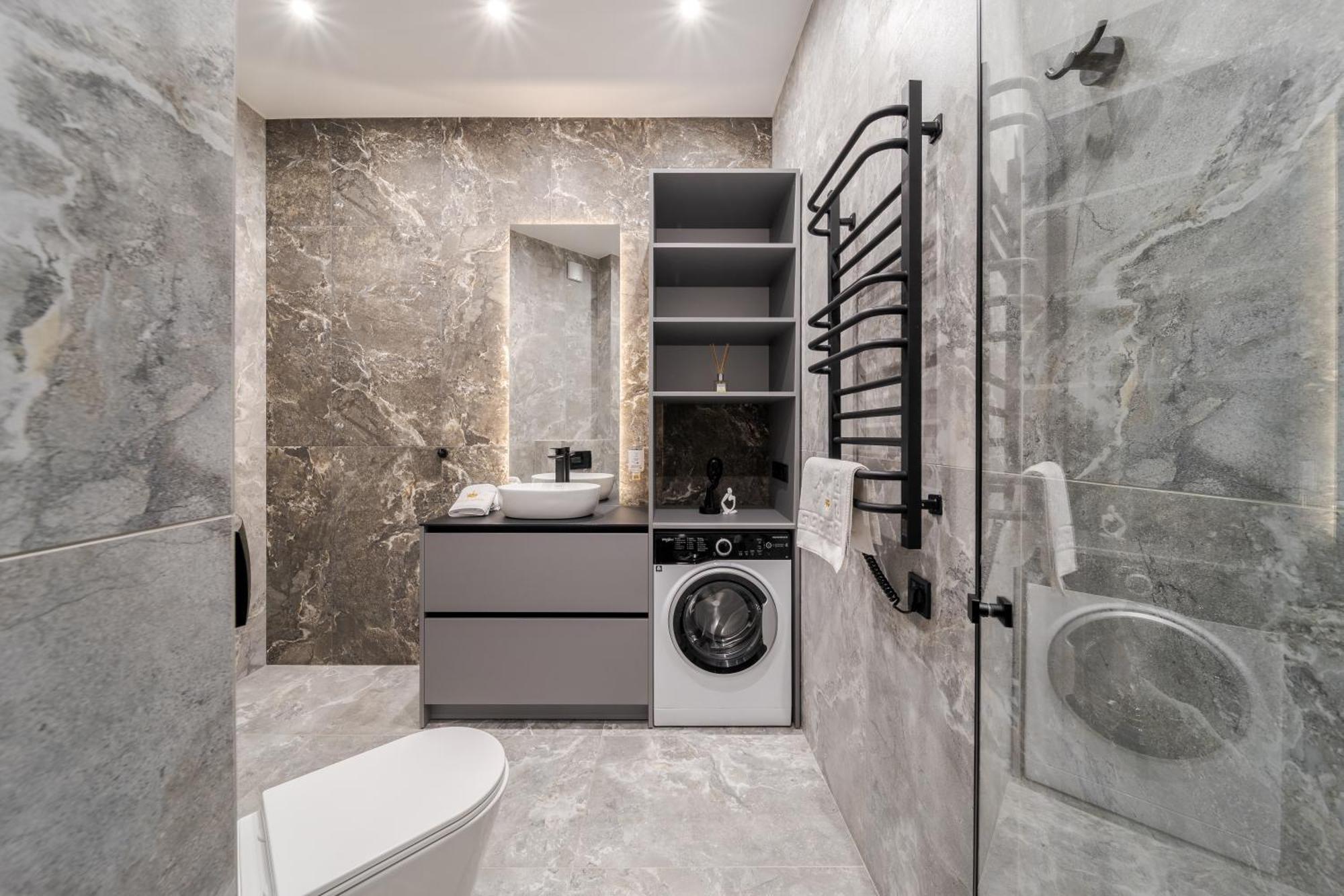Royal With Bathtub On Rappaporta 15 Apartment *