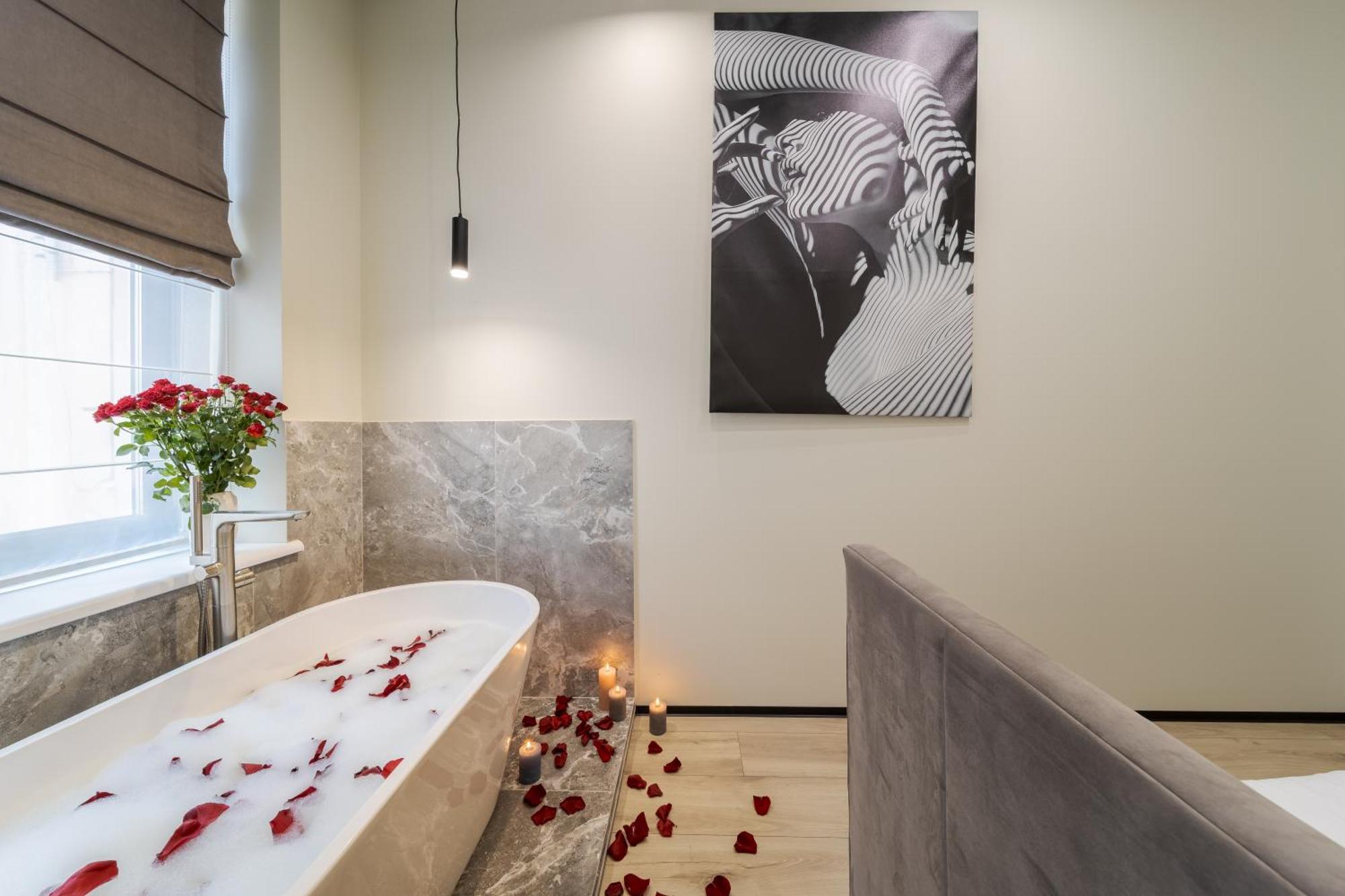 Royal With Bathtub On Rappaporta 15 公寓 Lviv