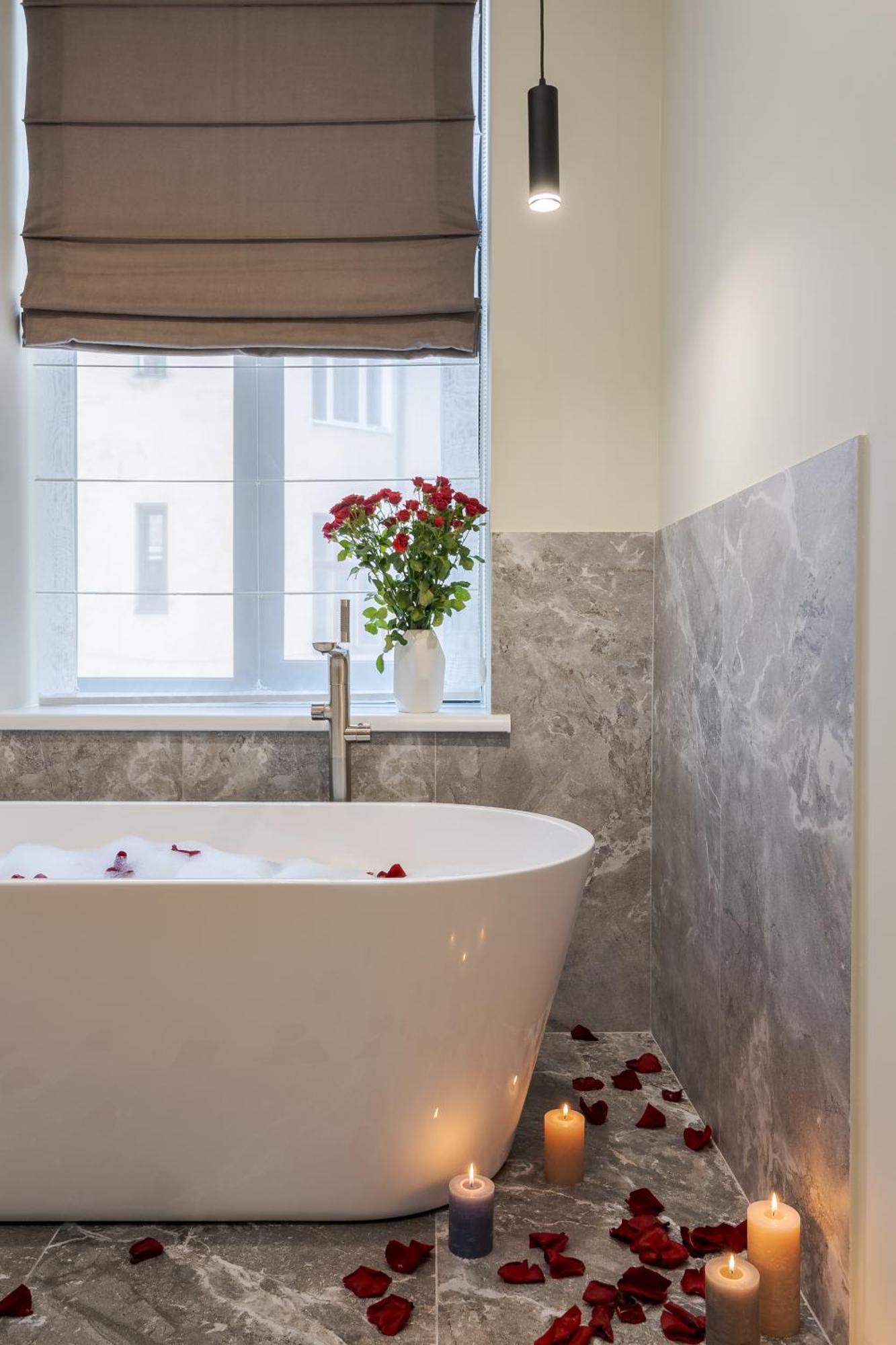 Royal With Bathtub On Rappaporta 15 * Lviv